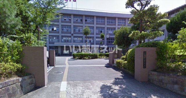 中学校　亀岡市立亀岡中学校（中学校）まで753m