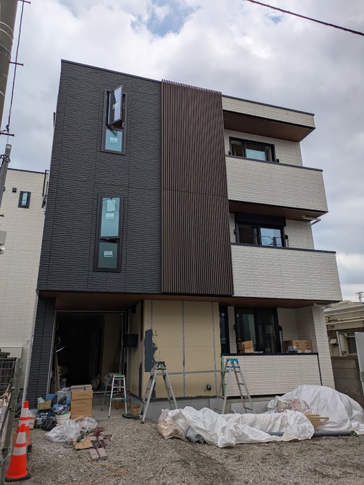 建物外観　建築中