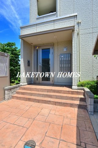 エントランス　オートロック付のエントランスです。