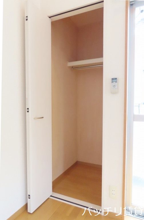 収納　同型タイプの為現状優先