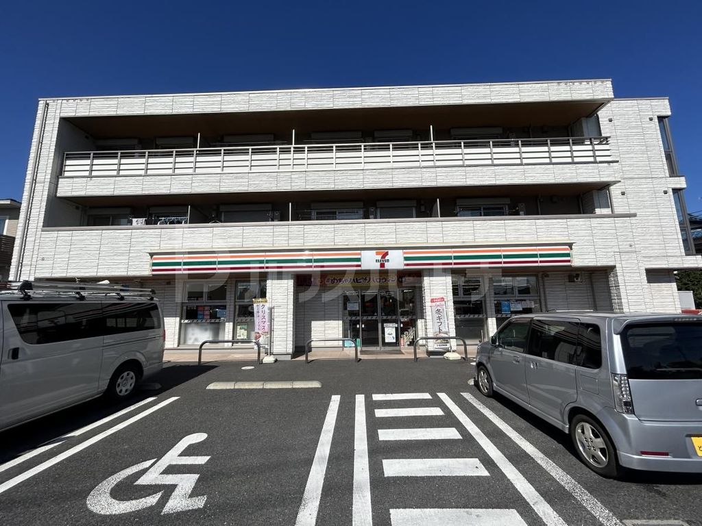 コンビニ　セブンイレブンさいたま南中野店（コンビニ）まで370m