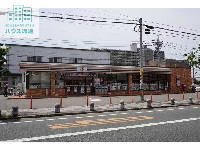 コンビニ　セブンイレブン鳥栖中央店（コンビニ）まで1081m