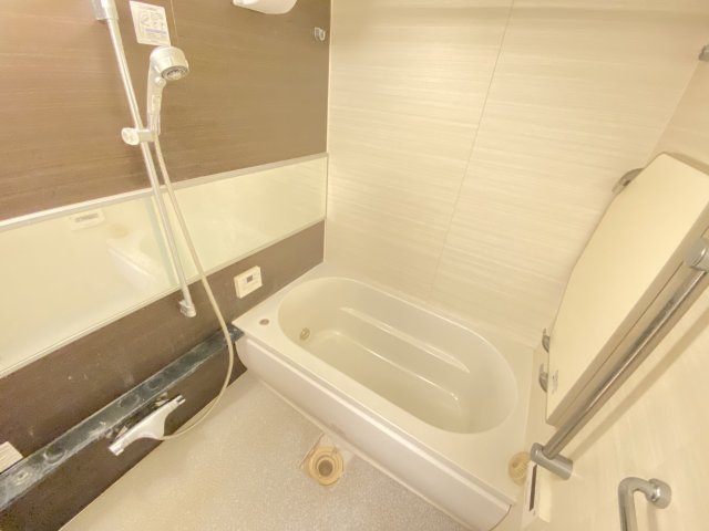バス・シャワールーム　退去前のため別部屋参考