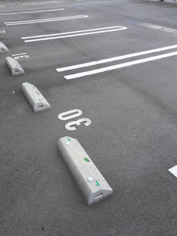 駐車場　駐車場があるので、車を買う予定の方も安心です