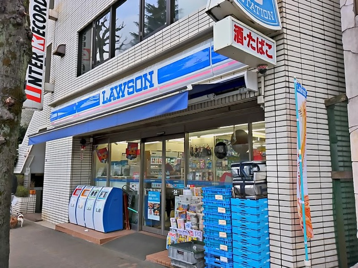 コンビニ　ローソン（コンビニ）まで300m