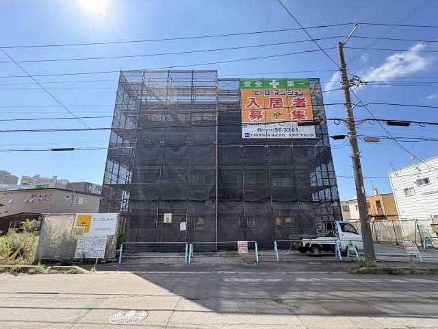 建物外観　建築中