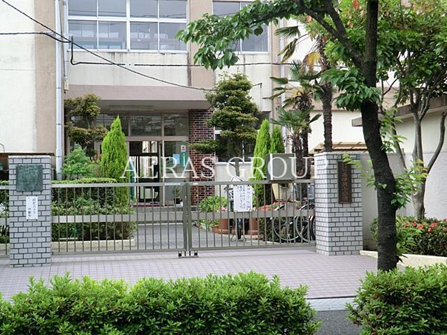 小学校　足立区立西伊興小学校（小学校）まで732m