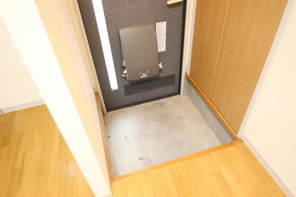 玄関　別室参考写真です。