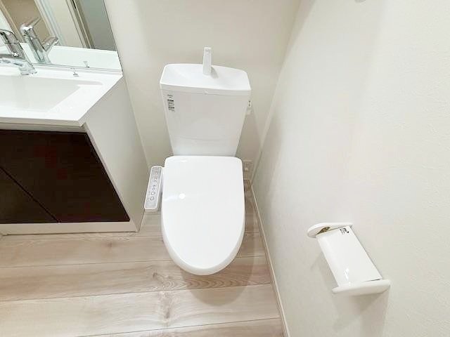 トイレ　嬉しい温水洗浄便座♪