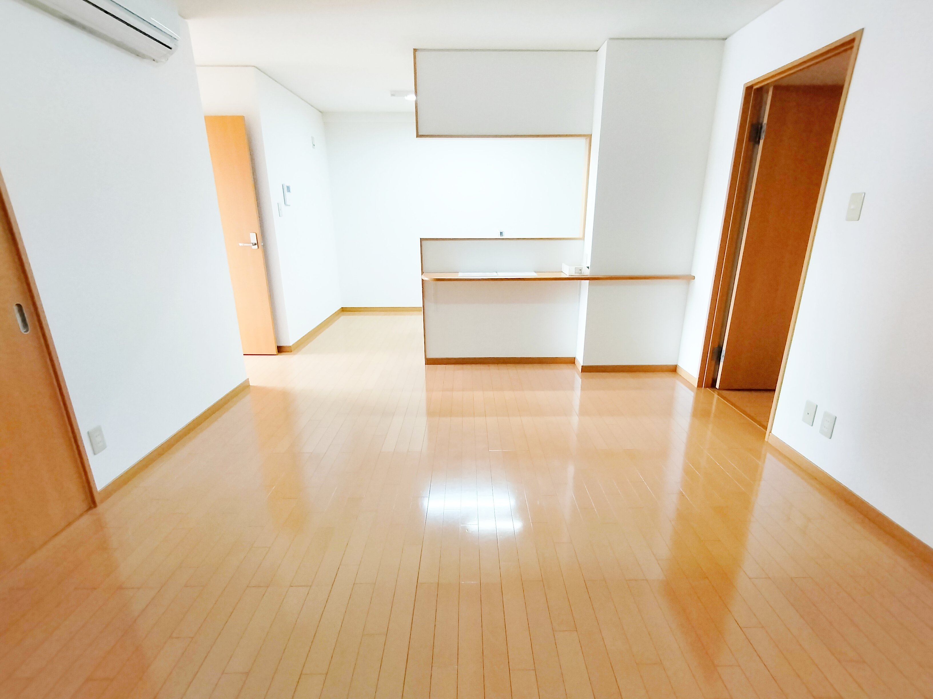 居室・リビング　同2号室タイプ他室写真