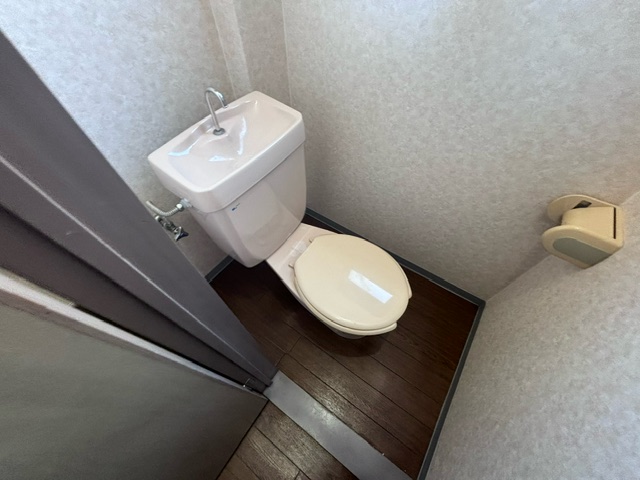 地下鉄谷町線 千林大宮駅 徒歩14分 5階建 築33年のトイレ写真
