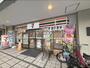 コンビニ　セブンイレブン川西能勢口駅前店（コンビニ）まで1000m