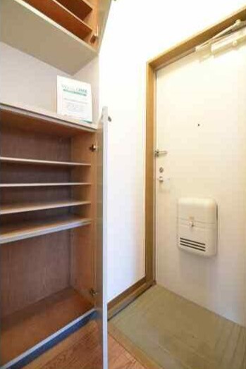 ＪＲ南武線 武蔵中原駅 徒歩20分 2階建 築31年の玄関写真