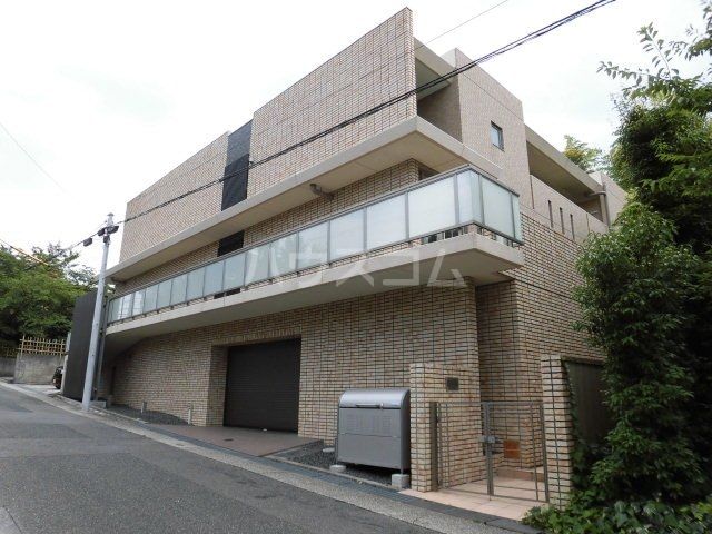 地下鉄東山線 本山駅 徒歩5分 3階建 築20年の外観写真