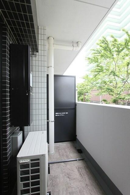 バルコニー　※別タイプのお部屋の写真です。