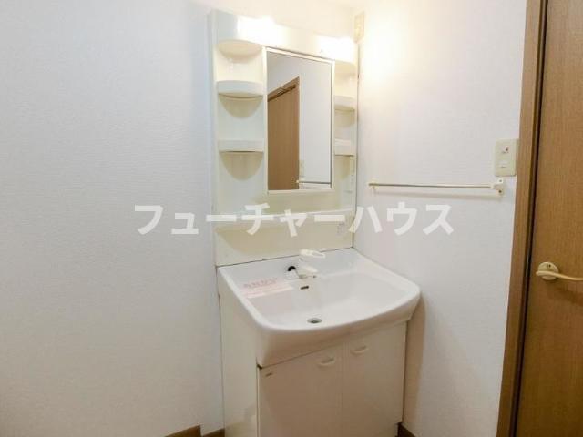 洗面設備　使いやすい洗面所です