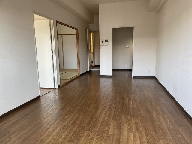 グランディール阪南町の居間写真