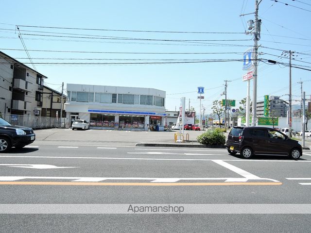 コンビニ　ローソン高知南川添店（コンビニ）まで223m