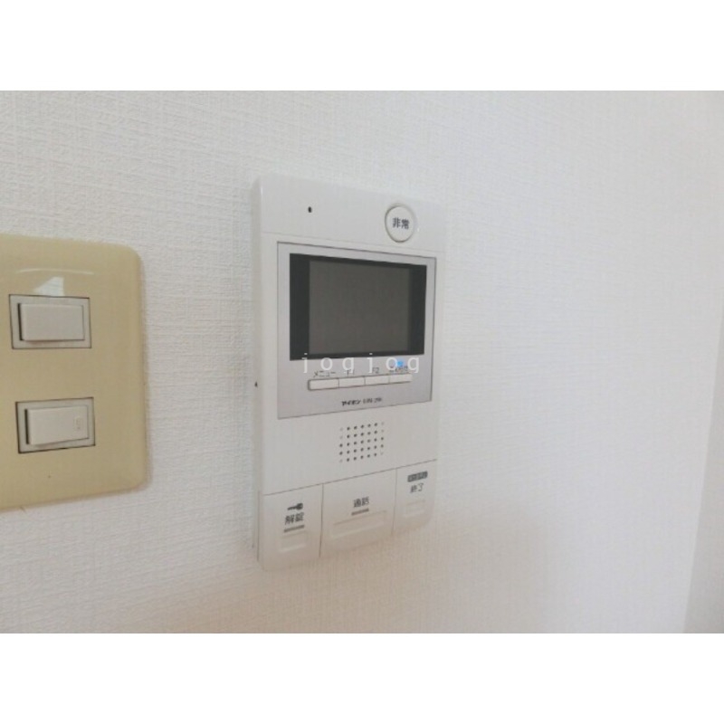 セキュリティ　モニター付きインターホンで来客確認も安心で夏は快適に過ごせま