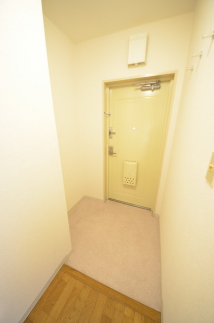 玄関　★同一間取りの別部屋の写真です★
