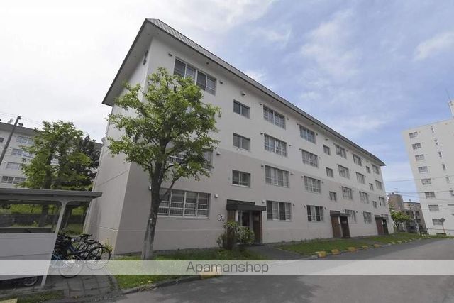 札幌西月寒団地2号棟の外観写真