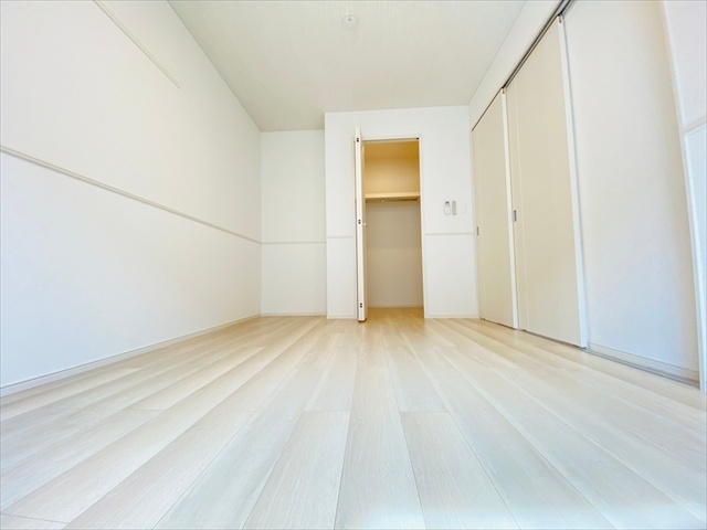 収納　同一建物内１０３号室内装写真転載