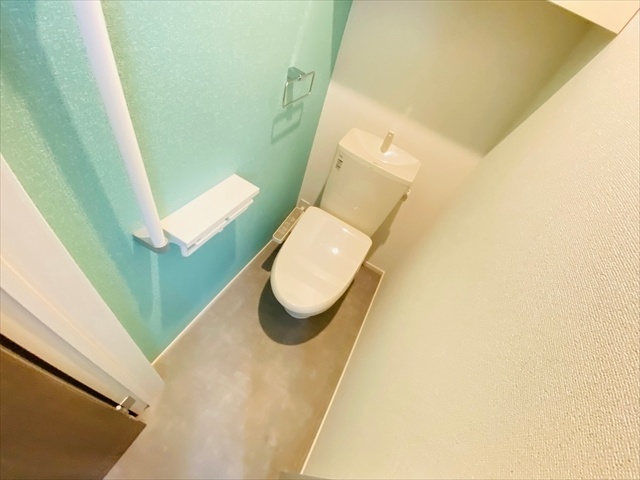 トイレ　同一建物内１０３号室内装写真転載