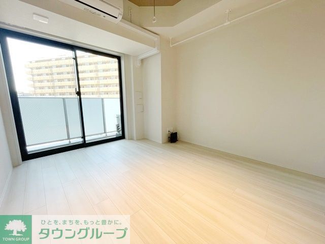クレヴィアリグゼ南品川の居間写真
