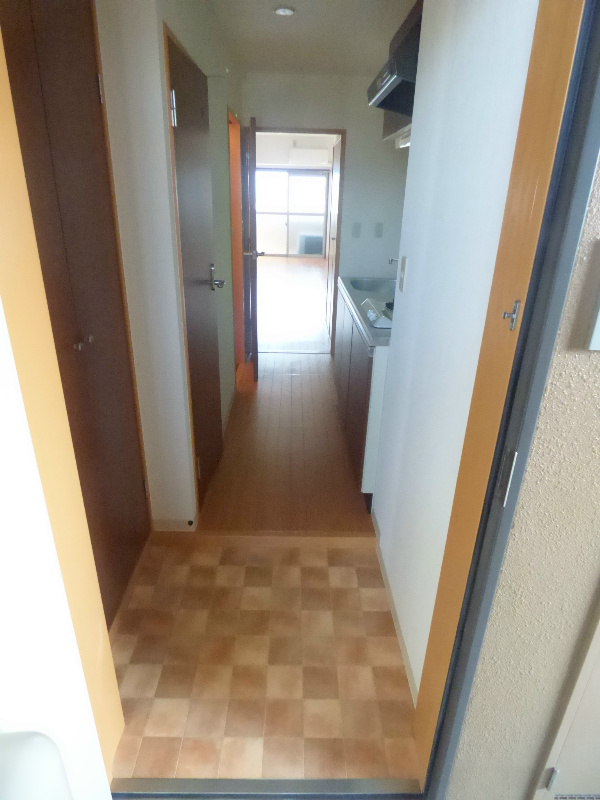 玄関　※同物件別号室参考写真