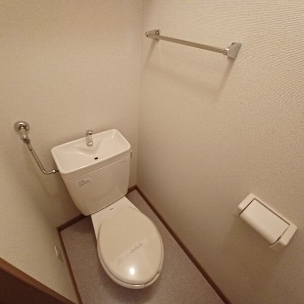 地下鉄東豊線 元町駅 徒歩12分 3階建 築25年のトイレ写真