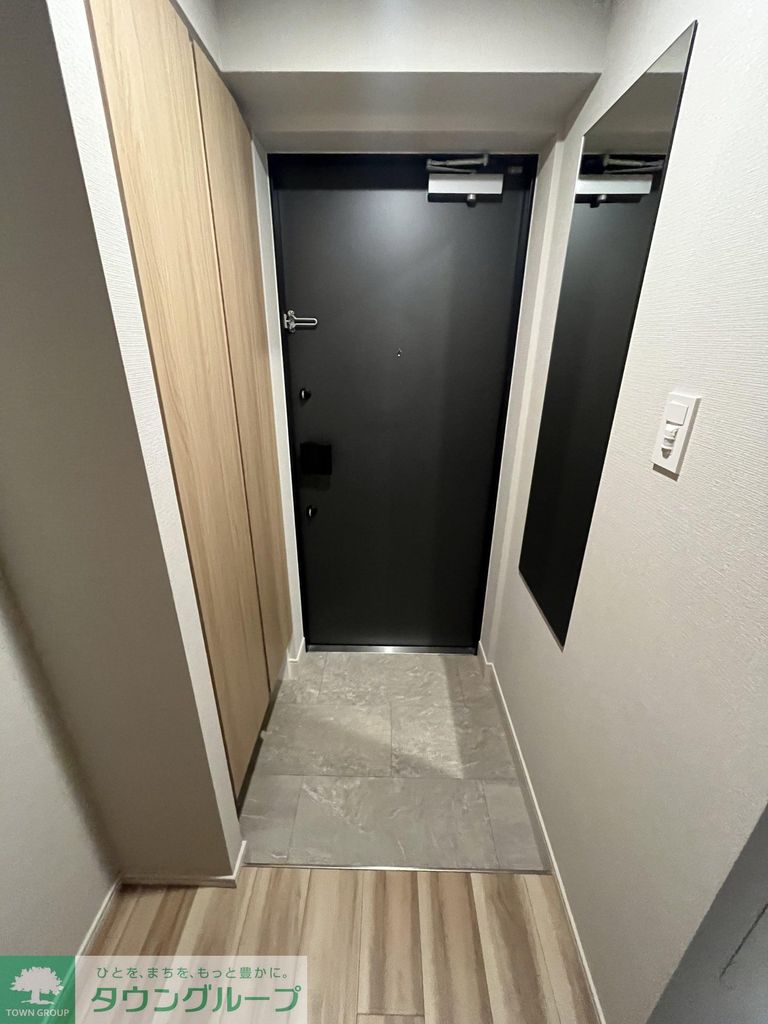 玄関　※部屋ごとに内装が異なる場合がございます。