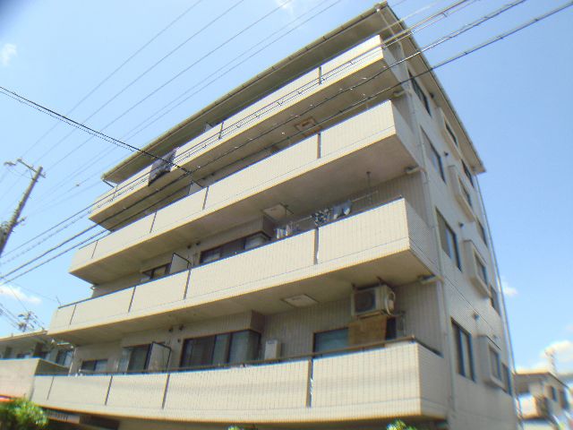 建物外観　南向きで明るいお部屋です。
