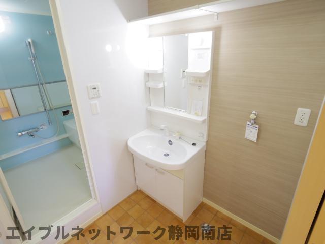 洗面設備　広い洗面スペース