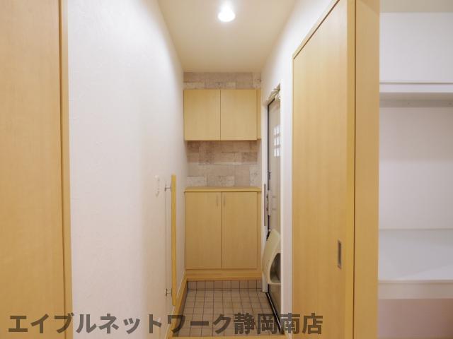 玄関　落ち着いた玄関です