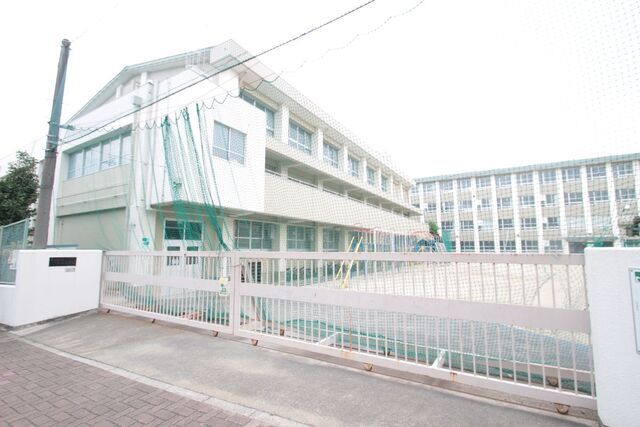 【THE RESIDENCE KANAYAMA SOUTHの小学校】