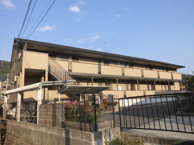 京都市伏見区醍醐下山口町のアパートの建物外観