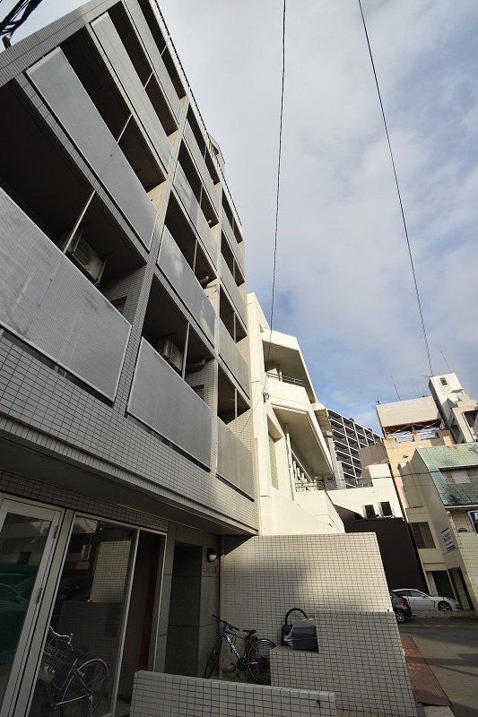広島市中区大手町のマンションの建物外観