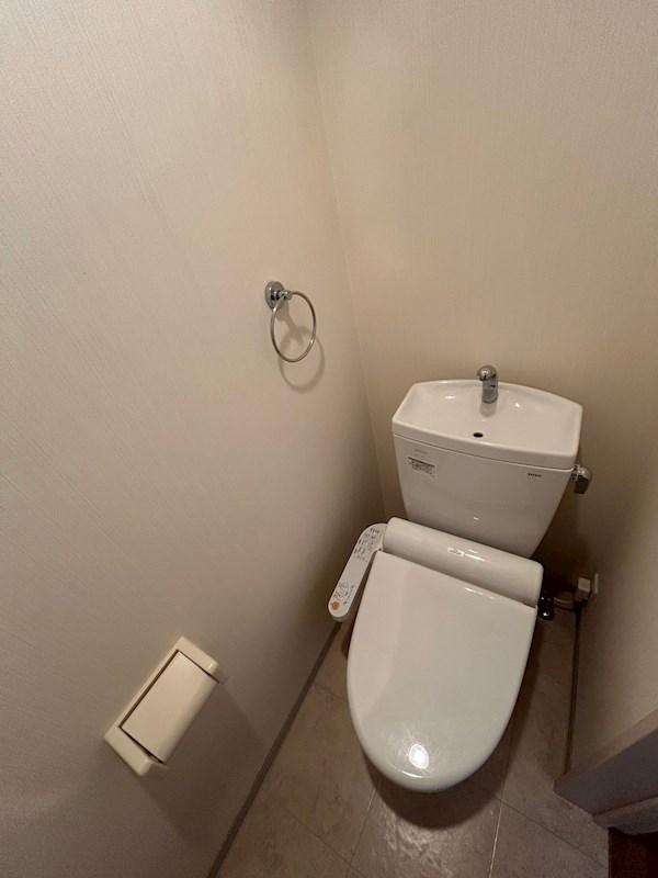 【神戸市須磨区関守町のアパートのトイレ】