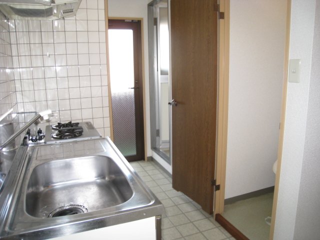 トイレ　同物件別号室の写真です。