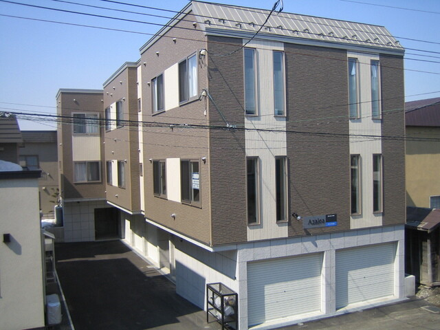 札幌市東区北四十五条東のアパートの建物外観