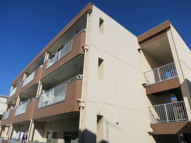 岡崎市緑丘のマンションの建物外観