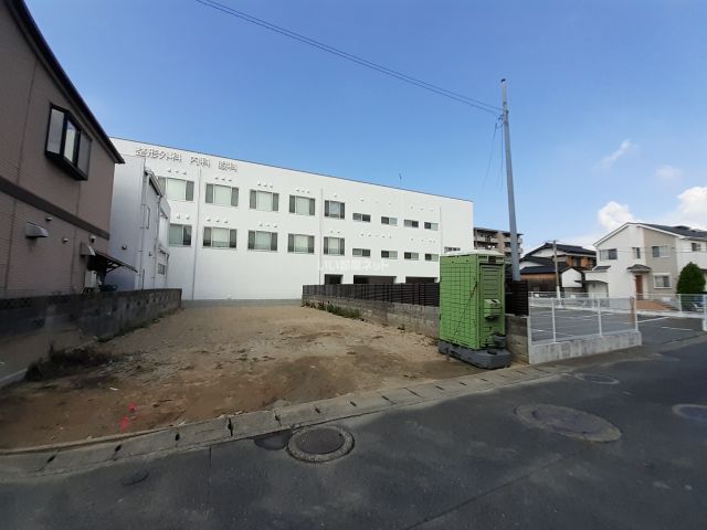 【福岡市西区福重のアパートの建物外観】