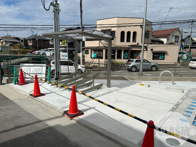 【河内長野市長野町のアパートの駐車場】