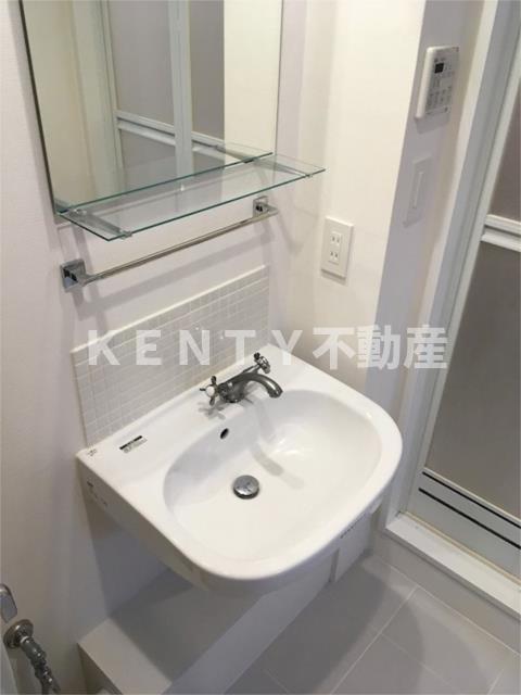 洗面設備　コンパクトで使いやすい洗面所