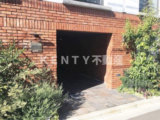 エントランス　ゆとりのあるエントランスです