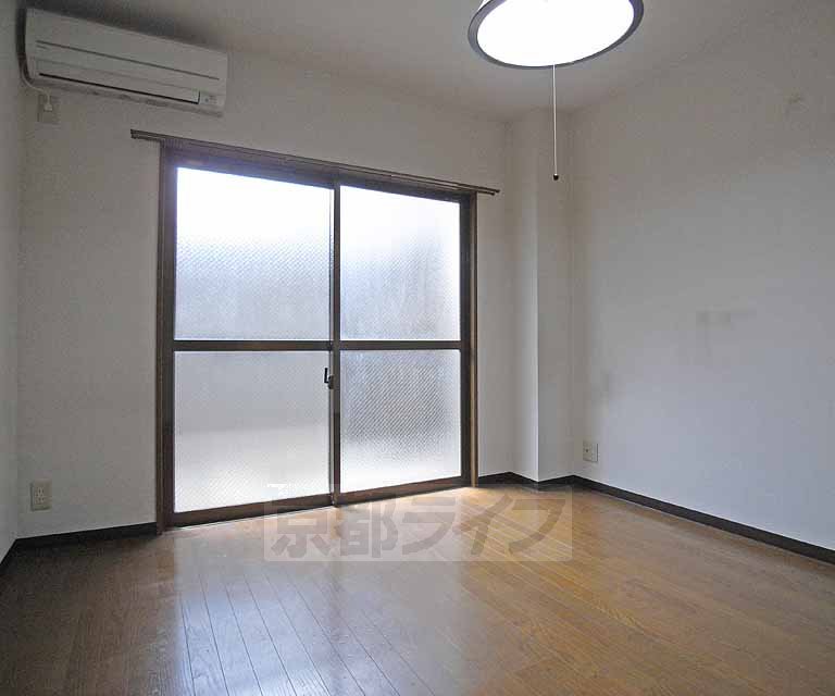 居室・リビング　７帖あるゆったりとした洋室です。