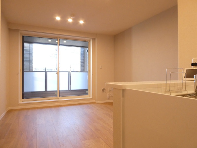 居室・リビング　１３．６帖のリビングは人気の対面キッチンタイプ！