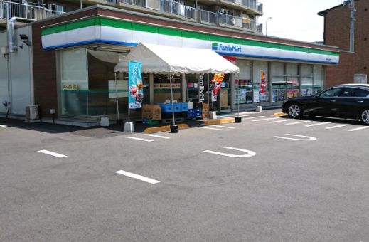 コンビニ　ファミリーマート稲毛小中台町店（コンビニ）まで597m