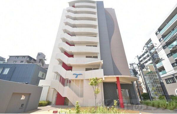 セレニテ江坂ルフレの外観写真