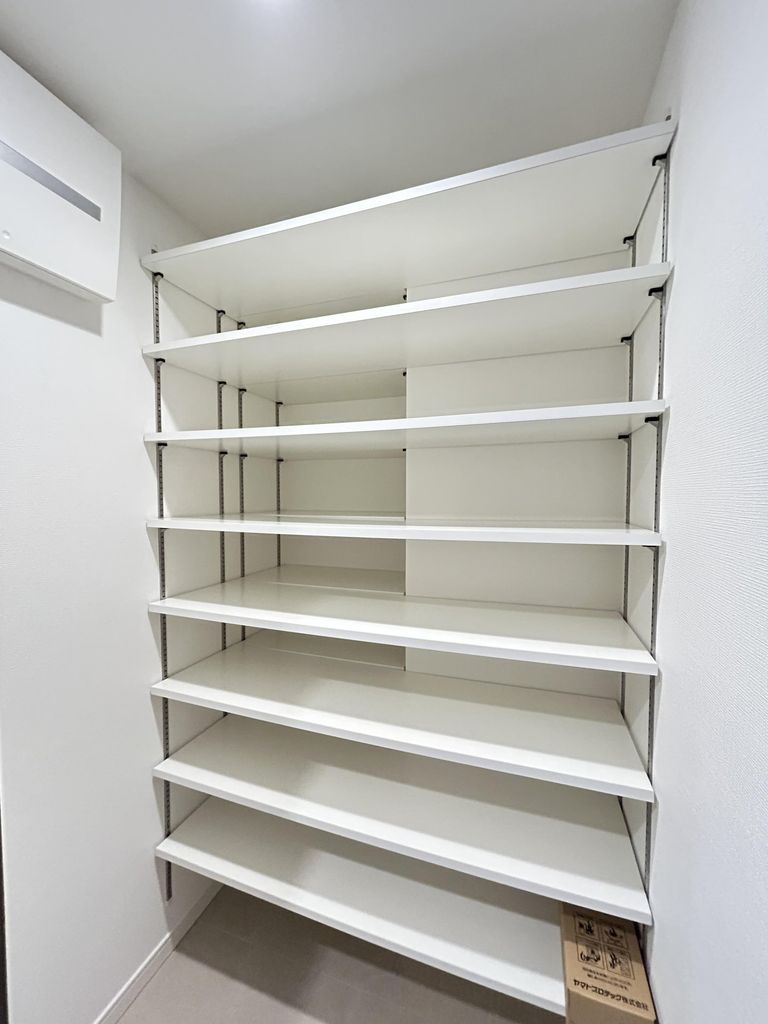 収納　シューズインクローゼット